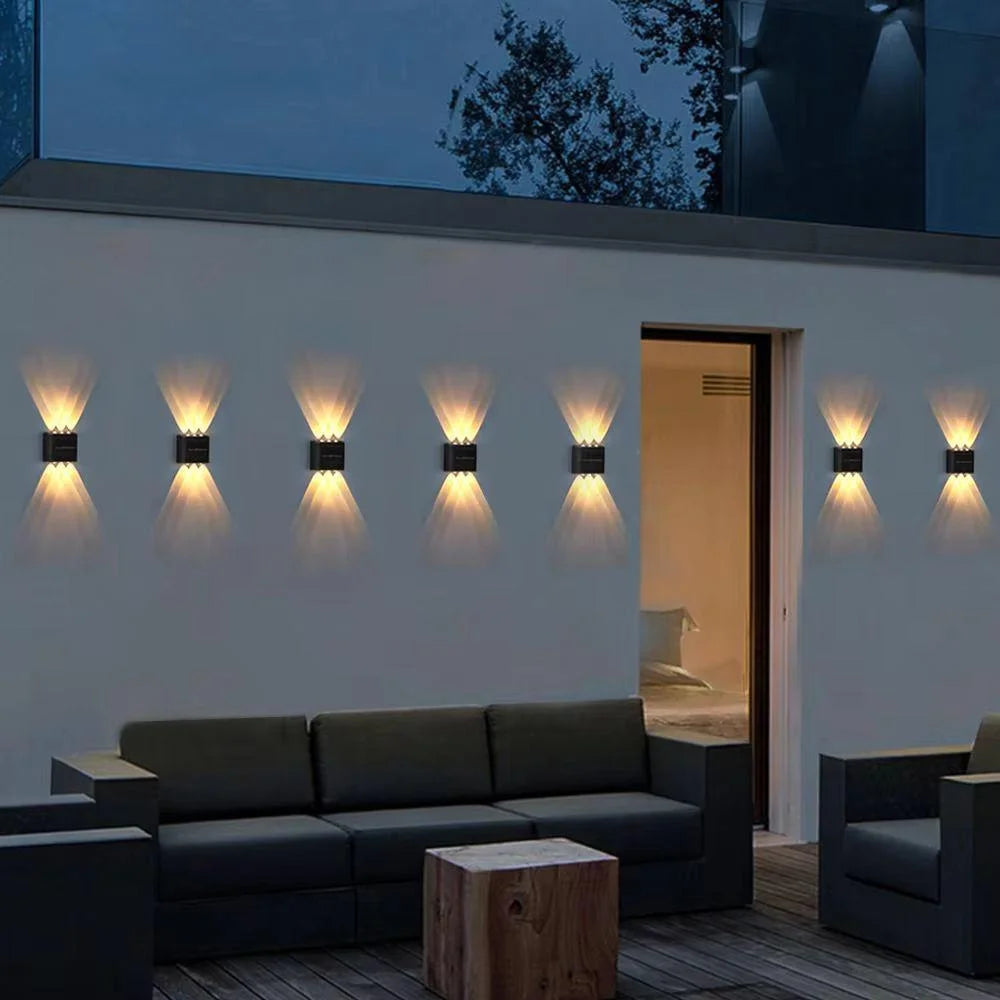 Luminária de parede externa solar LED à prova d'água com sensor crepuscular